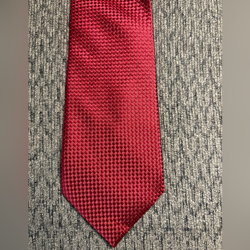 Donald Trump Signature Collection Handmade Silk Mens Tie Cranberry Red